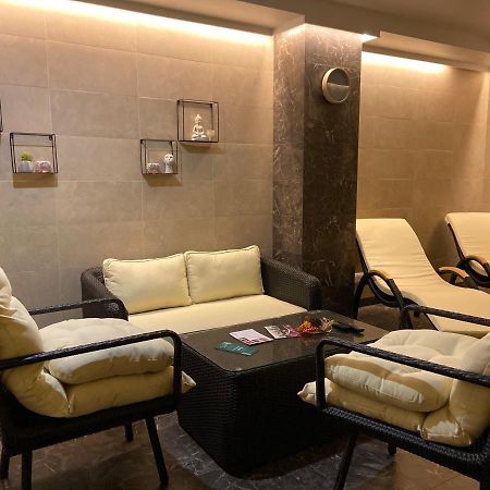 Park Hotel Днепър Екстериор снимка