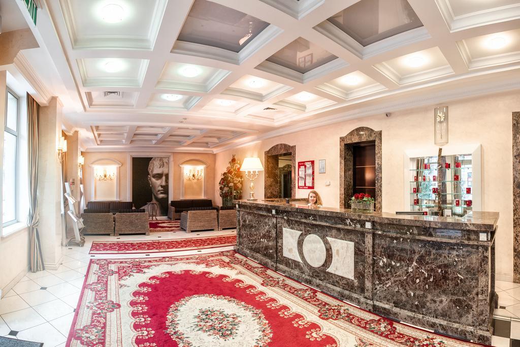 Park Hotel Днепър Екстериор снимка