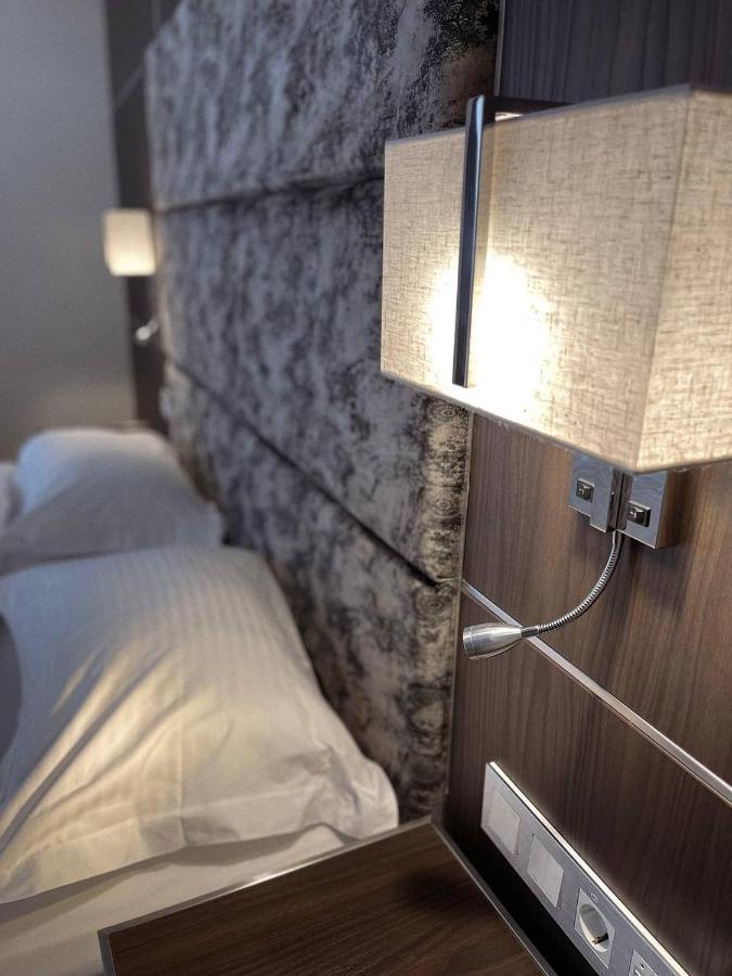 Park Hotel Днепър Екстериор снимка