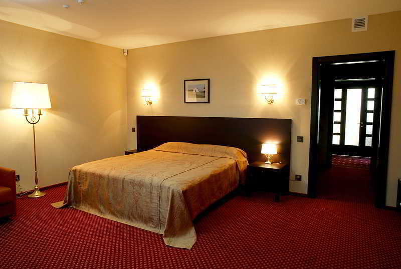 Park Hotel Днепър Екстериор снимка