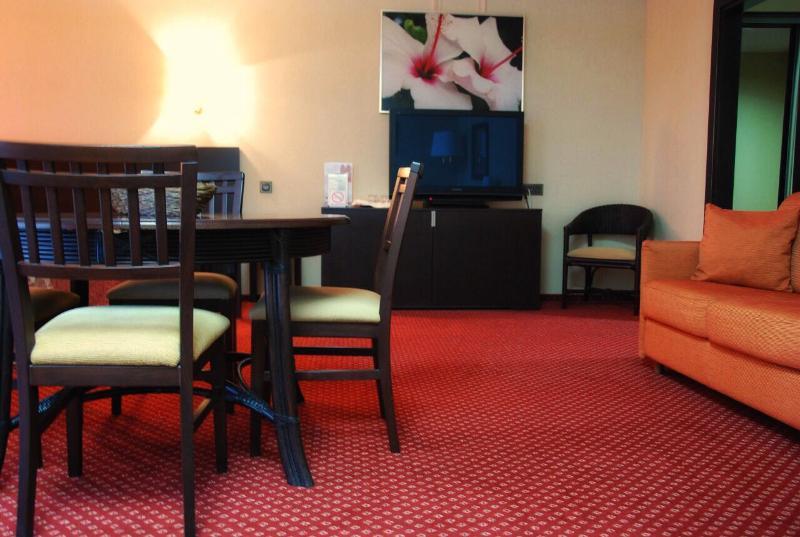 Park Hotel Днепър Екстериор снимка