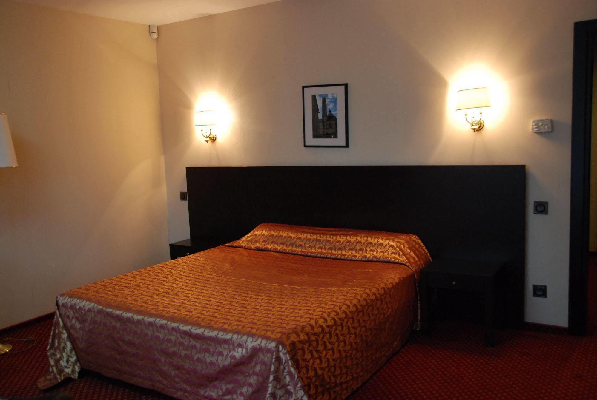 Park Hotel Днепър Екстериор снимка