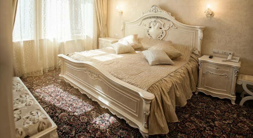 Park Hotel Днепър Екстериор снимка