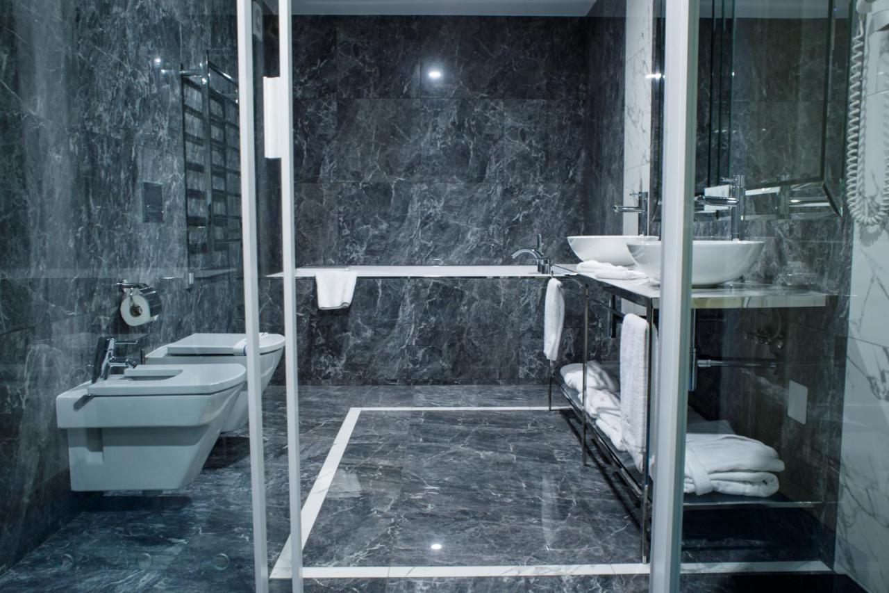 Park Hotel Днепър Екстериор снимка
